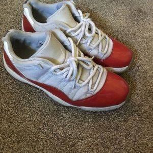 Retro 11 Cherry Retro 4 Toro